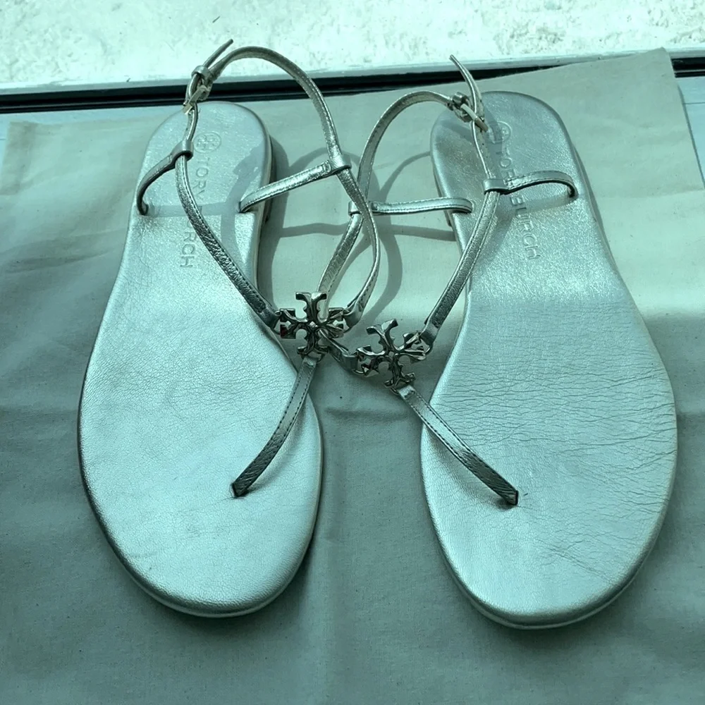Tory Burch's Capri sandals - Picture 4 of 13
